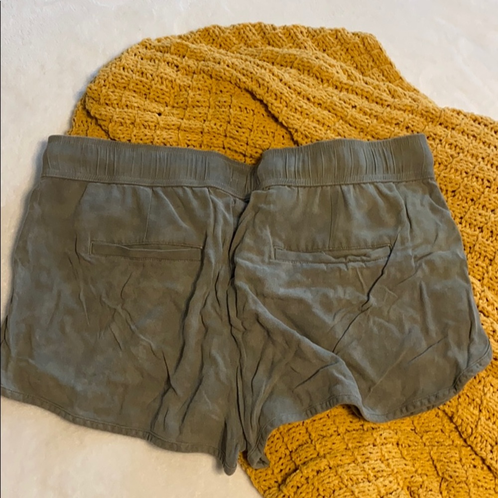 Shorts - Picture 2 of 2